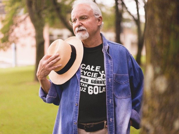 Koszulka na 60 urodziny Całe życie pod górkę i tak już 60lat (3).jpg