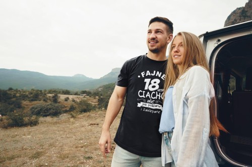 Koszulka na 18 lat urodziny prezent na 8nastkę Fajne 18letnie ciacho, ale już polizane i zaklepane  (3).jpg