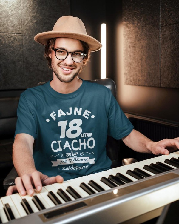 Koszulka na 18 lat urodziny prezent na 8nastkę Fajne 18letnie ciacho, ale już polizane i zaklepane  (5).jpg