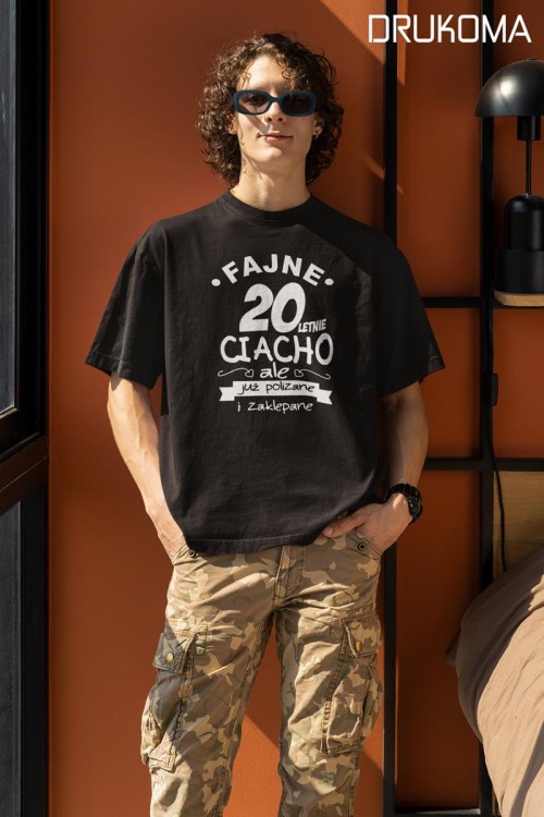 Koszulka na 20 lat urodziny prezent na dwudziestkę Fajne 20letnie ciacho, ale już polizane i zaklepane  (2).jpg
