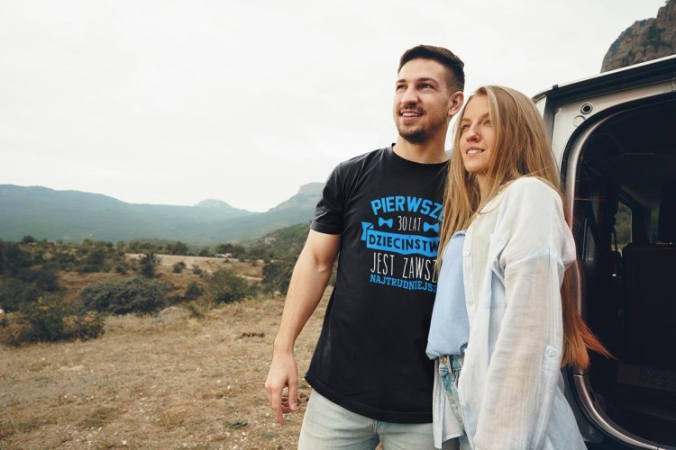 Koszulka na urodziny prezent 30 lat na trzydziestkę Pierwsze 30 lat dzieciństwa jest zawsze najtrudniejsze (4).jpg