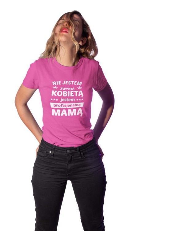 Koszulka dla Mamy na Dzień Mamy zestaw z kubkiem i nadrukiem Nie jestem zwykłą kobietą jestem profesjonalną mamą kolor różowy (1).jpg