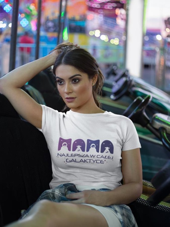 Koszulka dla Mamy na Dzień Mamy zestaw z kubkiem z nadrukiem MAMA najlepsza w całej galaktyce kolor biały (3).jpg