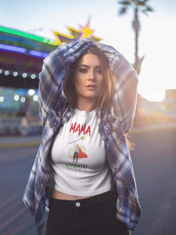 Koszulka dla Mamy na Dzień Mamy zestaw z kubkiem z nadrukiem mama wymiata kolor biały (5).jpg