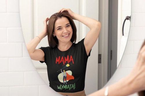 Koszulka dla Mamy na Dzień Mamy zestaw z kubkiem z nadrukiem mama wymiata kolor czarny (6).jpg