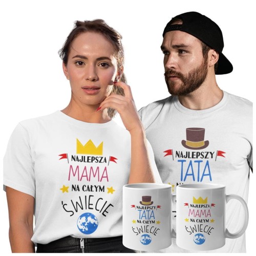 Koszulki dla Rodziców na Dzień Mamy i Taty zestaw z kubkami z napisem Najlepsza mama na całym świecie i Najlepszy tata na całym świecie w kolorze białym.jpg