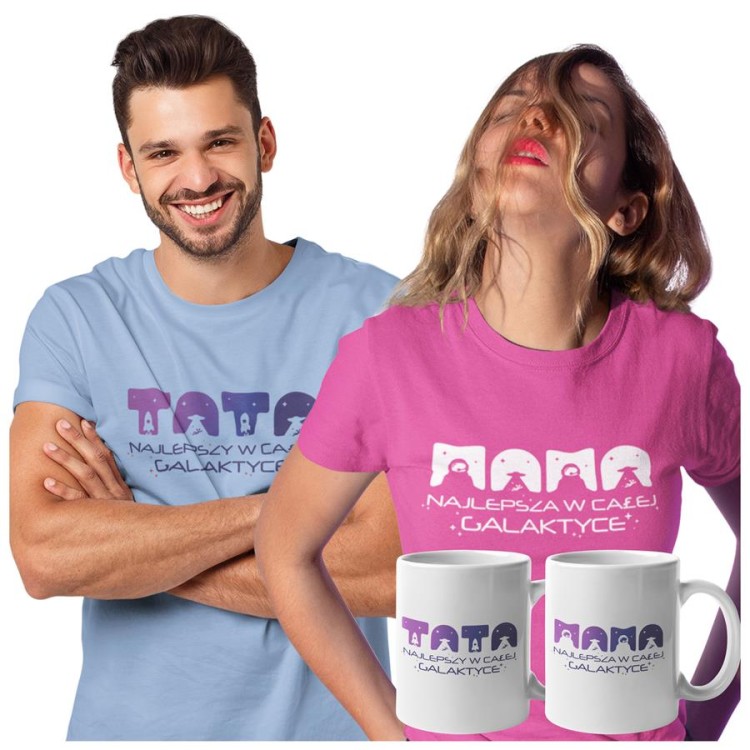 Koszulki dla Rodziców na Dzień Mamy i Taty zestaw z kubkami z napisem Mama najlepsza w całej galaktyce i Tata najlepszy w całej galaktyce w kolorze różowym i niebieskim.jpg
