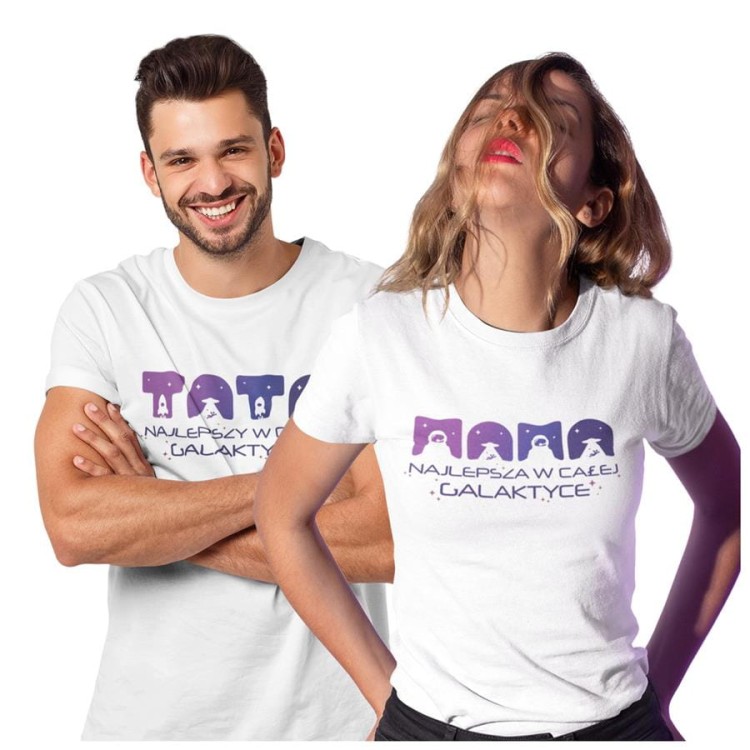 Koszulka dla Mamy i Taty na Dzień Matki i Ojca z napisem Mama najlepsza w całej galaktyce i Tata najlepszy w całej galaktyce w kolorze białym.jpg