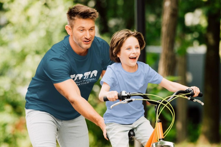 Koszulka dla Mamy i Taty na Dzień Matki i Ojca z napisem Mama najlepsza w całej galaktyce i Tata najlepszy w całej galaktyce w kolorze petrol blue (3).jpg