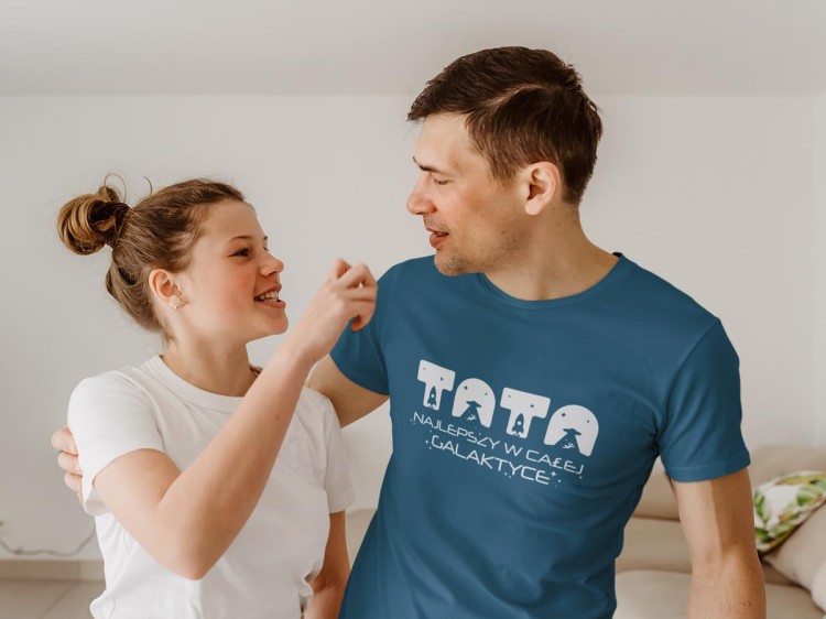 Koszulka dla Mamy i Taty na Dzień Matki i Ojca z napisem Mama najlepsza w całej galaktyce i Tata najlepszy w całej galaktyce w kolorze petrol blue (4).jpg