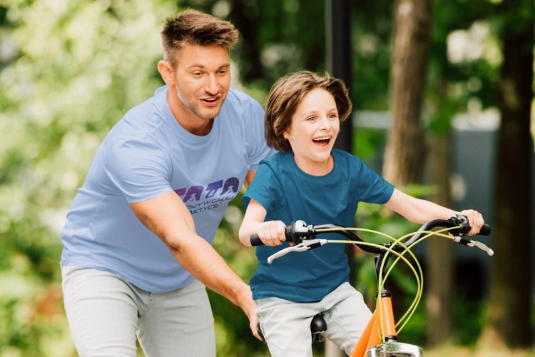 Koszulka dla Mamy i Taty na Dzień Matki i Ojca z napisem Mama najlepsza w całej galaktyce i Tata najlepszy w całej galaktyce w kolorze petrol blue (6).jpg