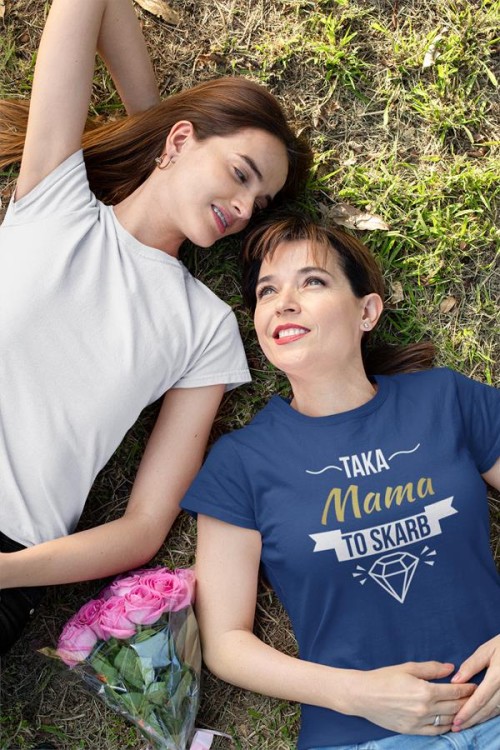 Koszulka dla Mamy na Dzień Matki z napisem Taka mama to skarb w kolorze granatowym (8).jpg