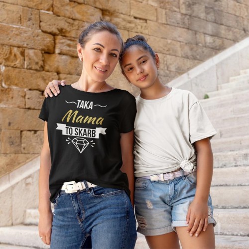 Koszulka dla Mamy na Dzień Matki z napisem Taka mama to skarb w kolorze czarnym (4).jpg