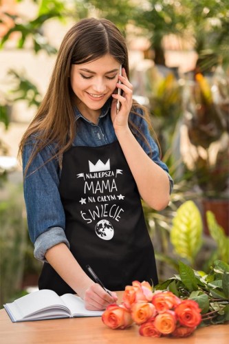 Fartuch dla Mamy na prezent na Dzień Matki z napisem Najlepsza mama na całym świecie (1).jpg