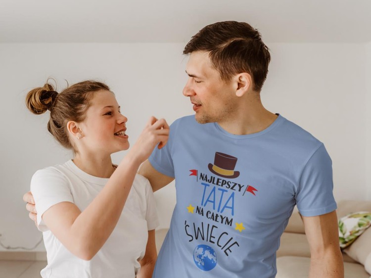 Koszulka dla TATY modny prezent na Dzień Ojca Stylowa koszulka z napisem Najlepszy TATA na całym świecie w kolorze błękitnym (7).jpg