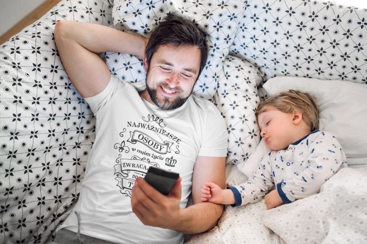 Koszulka dla TATY modny prezent na Dzień Ojca Stylowa koszulka Najważniejsze osoby w moim życiu zwracają się do mnie TATO kolor biały (5).jpg