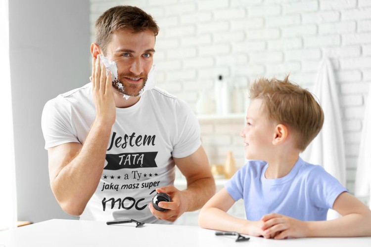 Koszulka dla TATY modny prezent na Dzień Ojca Stylowa koszulka Jestem TATĄ a Ty jaką masz super moc kolor biały (5).jpg