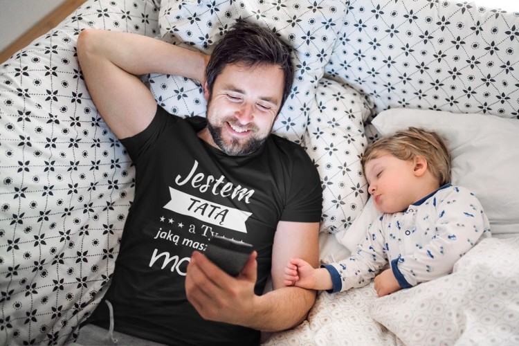Koszulka dla TATY modny prezent na Dzień Ojca Stylowa koszulka Jestem TATĄ a Ty jaką masz super moc kolor czarny (6).jpg