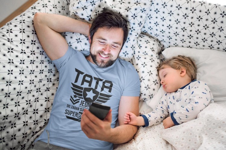 Koszulka dla TATY modny prezent na Dzień Ojca Stylowa koszulka TATA JEDNOSTKA DO ZADAŃ SECJALNYCH SUPERBOHATERÓW kolor błękitny (6).jpg
