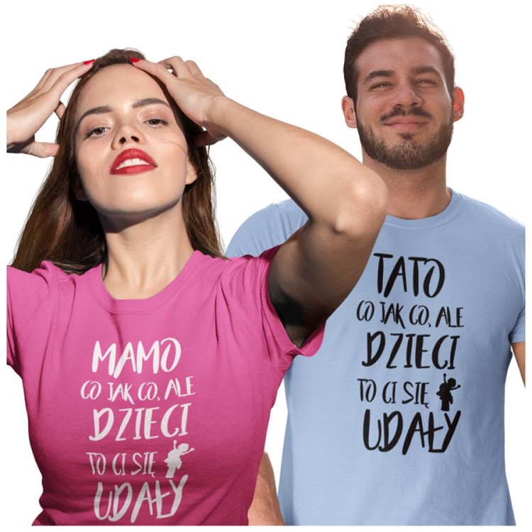 Zestaw koszulek dla rodziców na prezent koszulka dla mamy i taty MAMO TATO CO JAK CO ALE DZIECI TO CI SIĘ UDAŁY kolor błękit róż.jpg