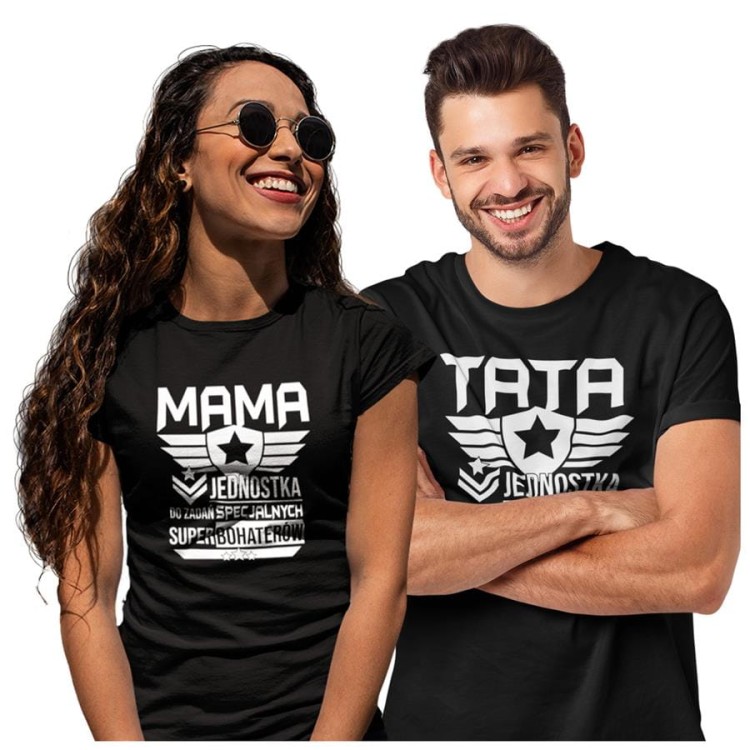 Zestaw koszulek dla rodziców na prezent koszulka dla mamy i taty MAMA TATAJEDNOSTKA DO ZADAŃ SECJALNYCH SUPERBOHATERÓW kolor czarny.jpg