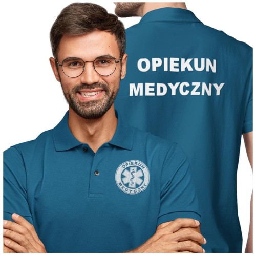 Koszulka polo męska medyczna dla opiekuna medycznego z logo i napisem opiekun medyczny na plecach kolor pertol blue (3).jpg