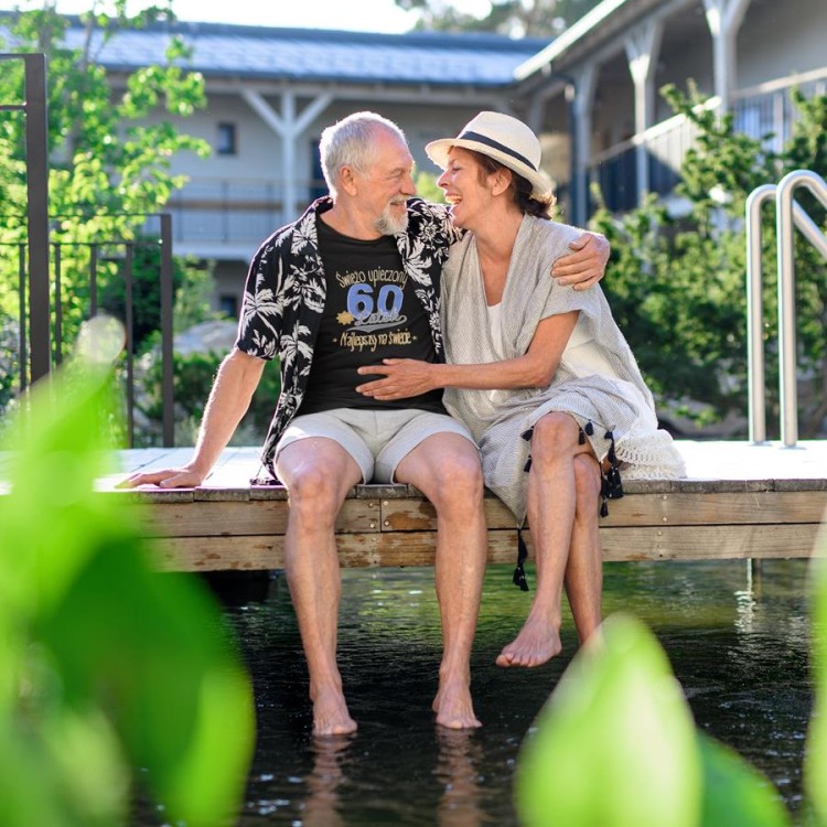 Koszulka na 60 urodziny naSZEŚĆDZIESTKĘ Świeżo upieczony 60 latek Najlepszy na świecie kolor czarny (1).jpg