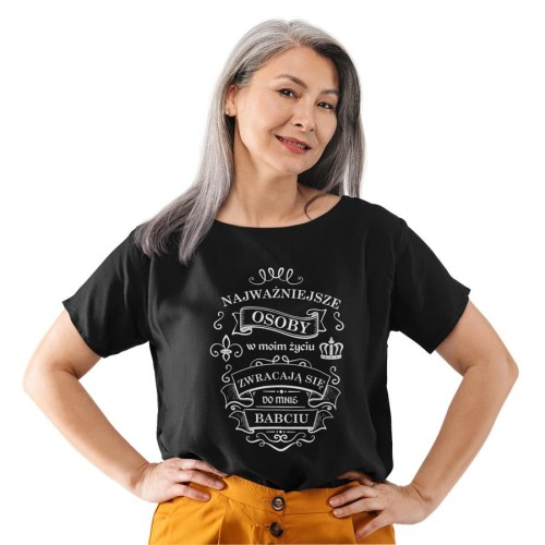 Koszulka dla Babci zestaw z kubkiem i koszulką na prezent z napisem Najważniejsze osoby w moim życ.jpg