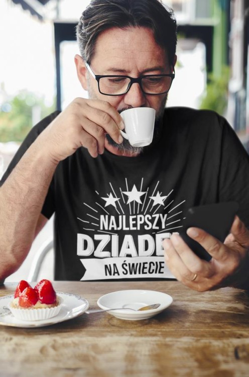 Koszulka dla Dziadka zestaw z kubkiem i koszulką na prezent z napisem Najlepszy dziadek na świecie w kolorze czarnym (7).jpg