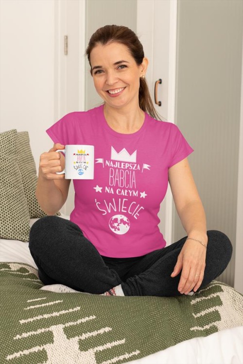 Koszulka dla Babci na Dzień Babci z napisem NAJLEPSZA BABCIA NA ŚWIECIE kolor różowy (1).jpg