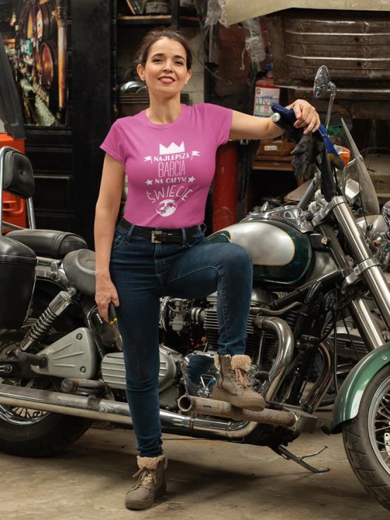 Koszulka dla Babci na Dzień Babci z napisem NAJLEPSZA BABCIA NA ŚWIECIE kolor różowy (2).jpg