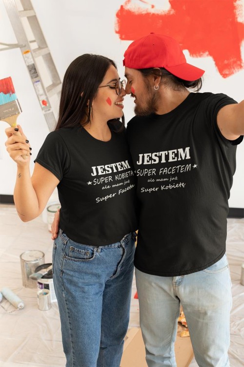 KOSZULKI DLA PAR NA WALENTYNKI PREZENT JESTEM SUPER FACETEM, KOBIETĄ (1).jpg
