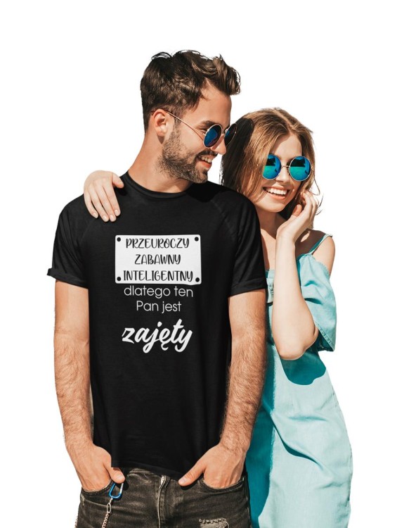 KOSZULKA NA WALENTYNKI PREZENT DLA CHŁOPAKA PRZEUROCZY ZABAWNY INTELIGENTNY, DLATEGO TEN PAN JEST JUŻ ZAJĘTY (3).jpg