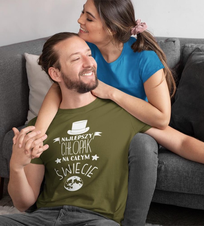 Koszulka dla Chłopaka modny prezent na Walentynki lub Urodziny stylowa koszulka z napisem Najlepszy Chłopak na całym świecie w kolorze khaki (4).jpg