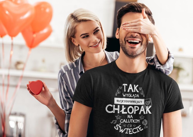 Koszulka dla Chłopaka modny prezent na Walentynki lub Urodziny stylowa koszulka z napisem Tak wygląda najcudowniejszy Chłopak na calutkim .jpg