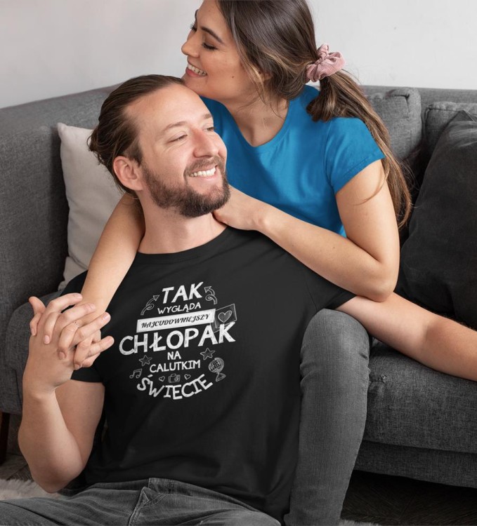 Koszulka dla Chłopaka modny prezent na Walentynki lub Urodziny stylowa koszulka z napisem Tak wygląda najcudowniejszy Chłopak na calutkim  (5).jpg