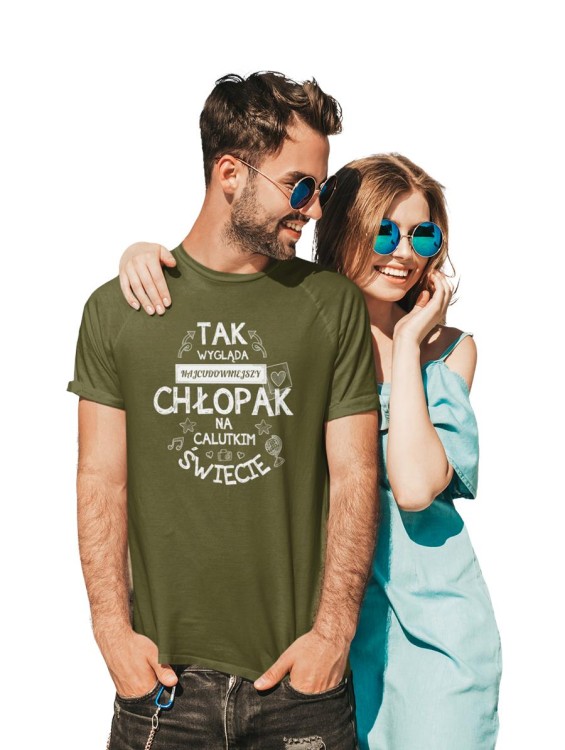 Koszulka dla Chłopaka modny prezent na Walentynki lub Urodziny stylowa koszulka z napisem Tak wygląda najcudowniejszy Chłopak na calutkim  (3).jpg