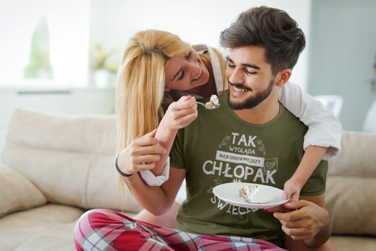 Koszulka dla Chłopaka modny prezent na Walentynki lub Urodziny stylowa koszulka z napisem Tak wygląda najcudowniejszy Chłopak na calutkim  (5).jpg