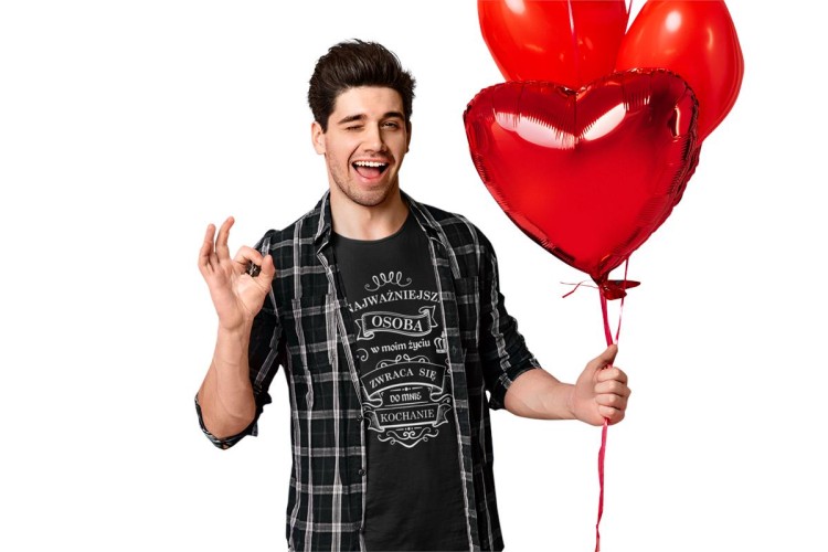 KOSZULKA NA WALENTYNKI PREZENT DLA CHŁOPAKA NAJWAŻNIEJSZA OSOBAW MOIM ŻYCIU ZWRACA SIĘ DO MNIE KOCHANIE (3).jpg