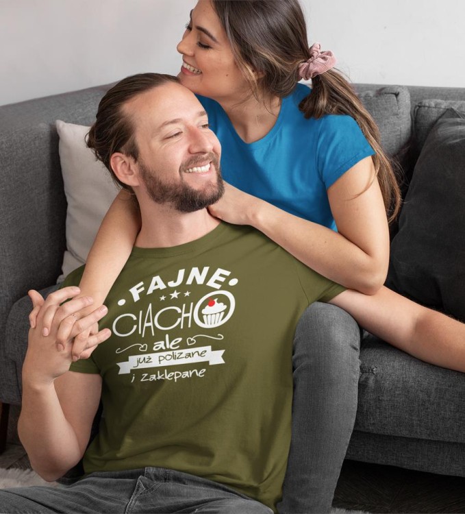 KOSZULKA NA WALENTYNKI PREZENT DLA CHŁOPAKA FAJNE CIACHO, ALE JUŻPOLIZANE I ZAKLEPANE KOLOR KHAKI (5).jpg