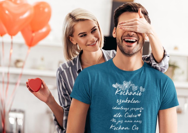 KOSZULKA NA WALENTYNKI PREZENT DLA CHŁOPAKA KOCHANIE SZUKAŁEM IDEALNEGO PREZENTU DLA CIEBIE, ALE JUŻ MASZ MNIE KOLOR PETROL BLUE (2).jpg