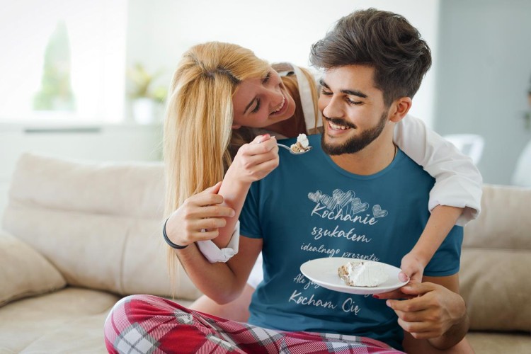 KOSZULKA NA WALENTYNKI PREZENT DLA CHŁOPAKA KOCHANIE SZUKAŁEM IDEALNEGO PREZENTU DLA CIEBIE, ALE JUŻ MASZ MNIE KOLOR PETROL BLUE (6).jpg