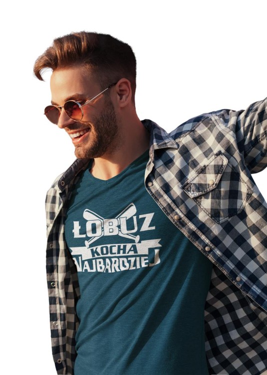 KOSZULKA NA WALENTYNKI PREZENT DLA CHŁOPAKA ŁOBUZ KOCHA NAJBARDZIEJ KOLOR PETROL BLUE (4).jpg