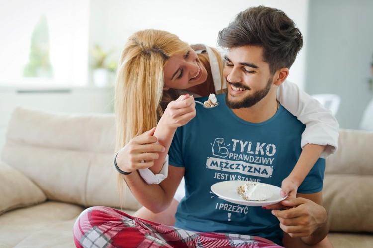 KOSZULKA NA WALENTYNKI PREZENT DLA CHŁOPAKA PRAWDZIWY MĘŻCZYZNA  KOLOR PETROL BLUE (3).jpg