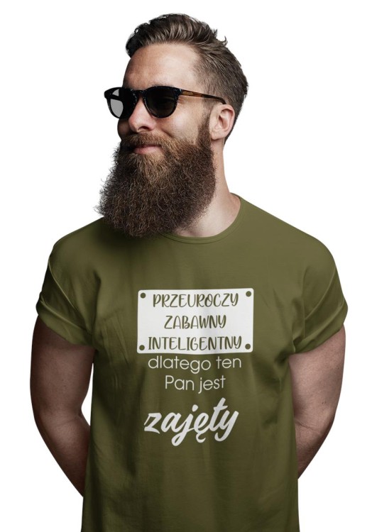 KOSZULKA NA WALENTYNKI PREZENT DLA CHŁOPAKA PRZEUROCZY ZABAWNY INTELIGENTNY, DLATEGO TEN PAN JEST JUŻ ZAJĘTY KOLOR KHAKI (3).jpg
