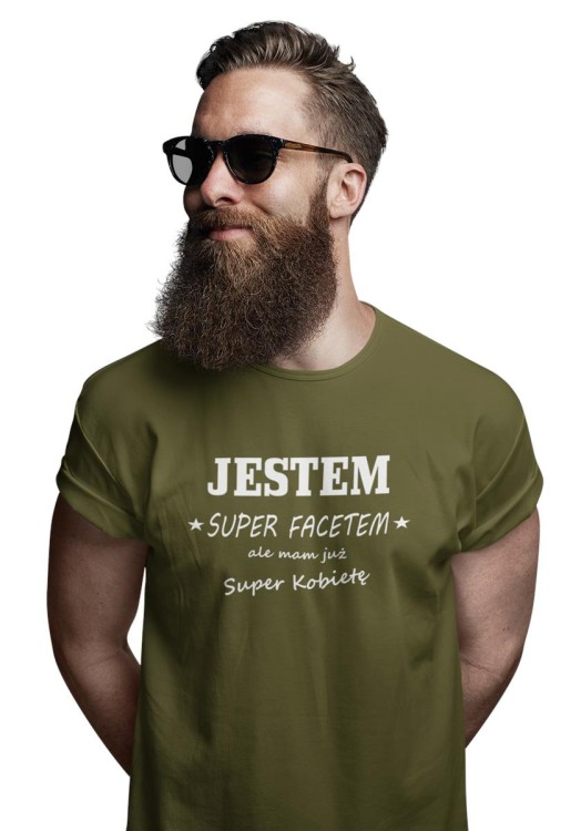 KOSZULKA NA WALENTYNKI PREZENT DLA CHŁOPAKA JESTEM SUPER FACETEM ALE MAM JUŻ SUPER KOBIETĘ KOLOR KHAKI (2).jpg