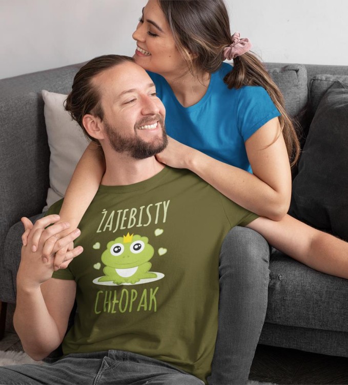 KOSZULKA NA WALENTYNKI PREZENT DLA CHŁOPAKA ŻAJEBISTY CHŁOPAK  KOLOR KHAKI (5).jpg