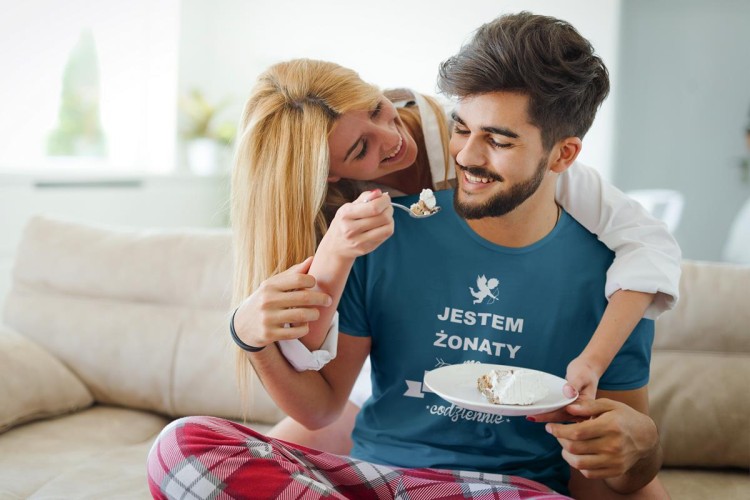 KOSZULKA NA WALENTYNKI PREZENT DLA CHŁOPAKA JESTEM ŻONATY  KOLOR PETROL BLUE (1).jpg