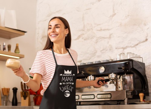 Fartuch dla Mamy na prezent na Dzień Matki z napisem Najlepsza mama na całym świecie (3).jpg