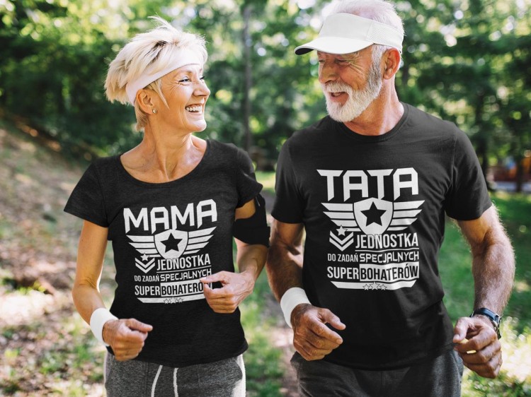 Zestaw koszulek dla rodziców na prezent koszulka dla mamy i taty MAMA JEDNOSTKA DO ZADAŃ SECJALNYCH SUPERBOHATERÓW TATA JEDNOSTKA DO ZADAŃ SECJALNYCH SUPERBOHATERÓW kolor  (6).jpg